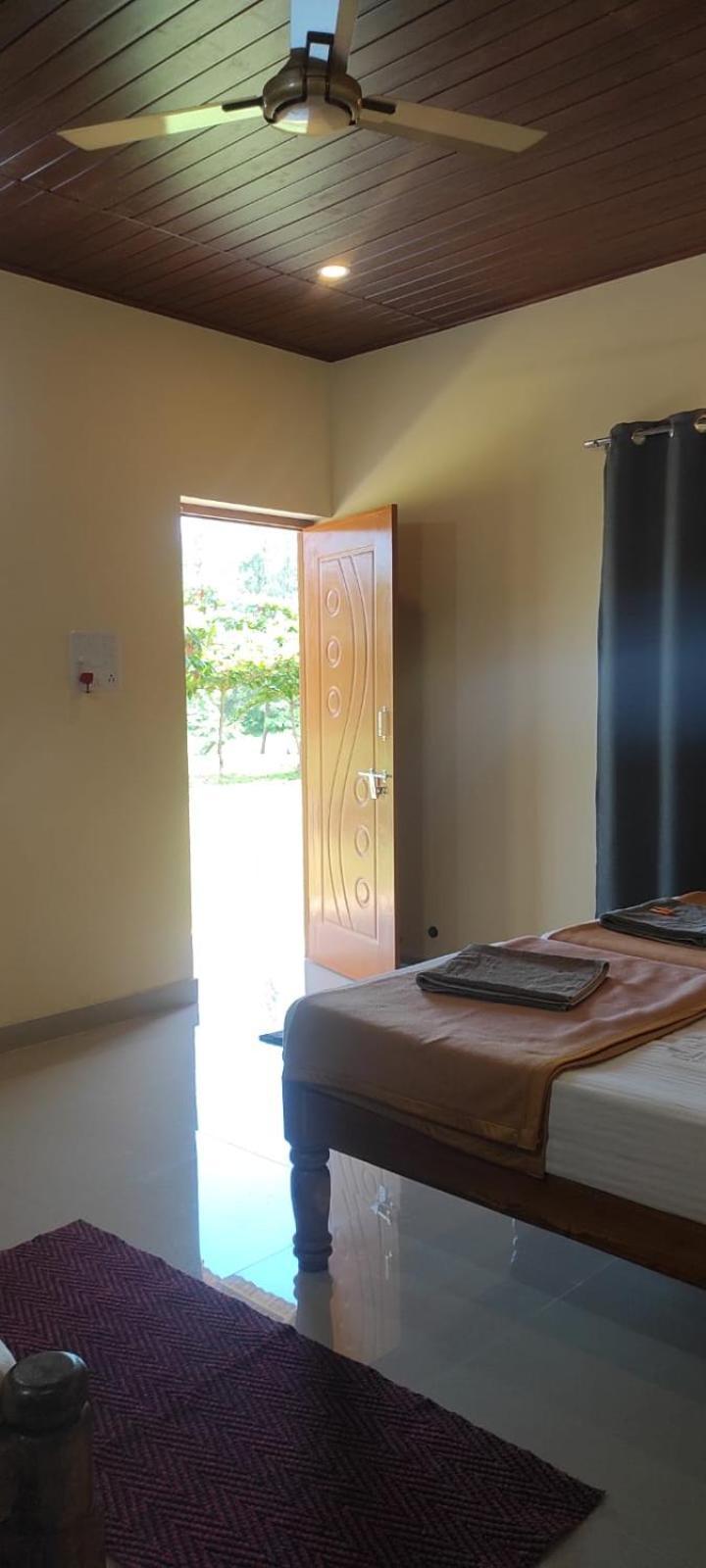 5 Mile Beach Resort Kumta Kültér fotó